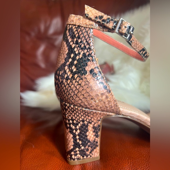 Essex Lane Pink Salmon Snakeskin Heels with Straps Comfortable Classy Size 8M - Picture 5 of 8